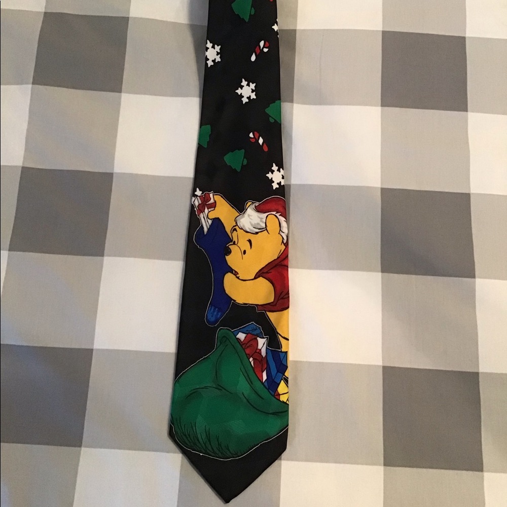 Disney Winnie the Pooh Christmas Holiday Tie